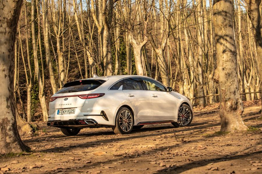 Kia ProCeed GT 2019 года  (WW) (фото 32 из 46)